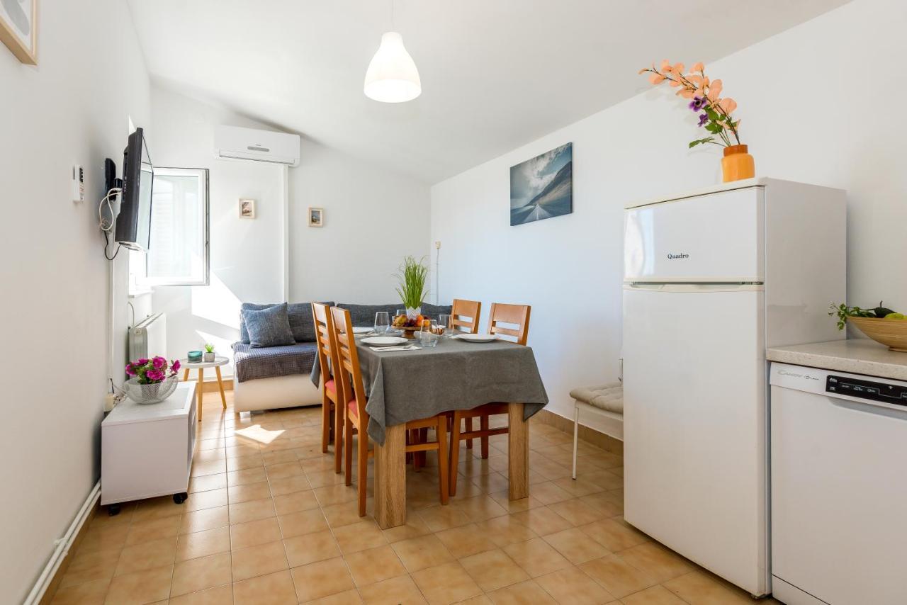 וודיצה Apartment And Rooms Dalmatiko מראה חיצוני תמונה