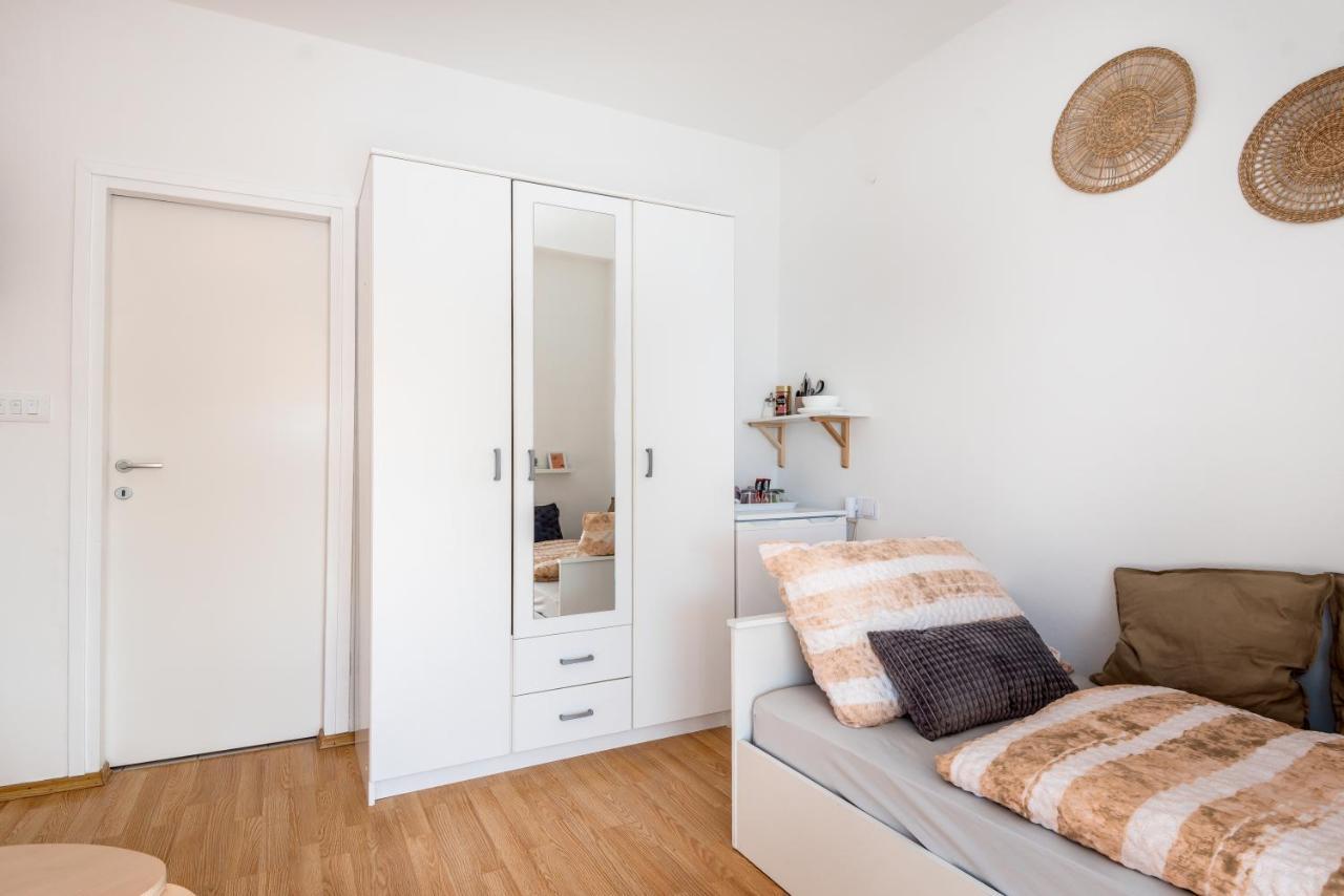 וודיצה Apartment And Rooms Dalmatiko מראה חיצוני תמונה