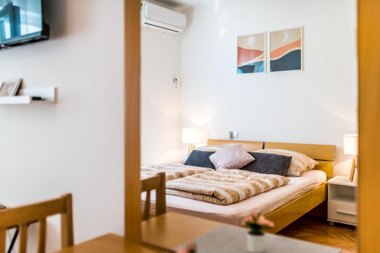 וודיצה Apartment And Rooms Dalmatiko מראה חיצוני תמונה